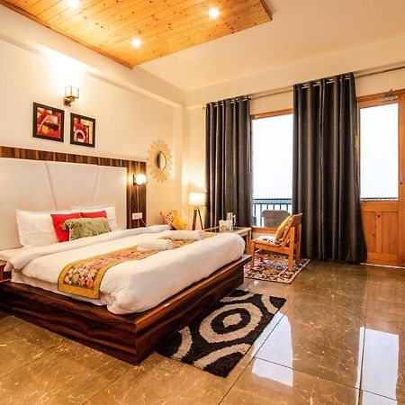 Hotel Eden Oaks Manāli Zewnętrze zdjęcie
