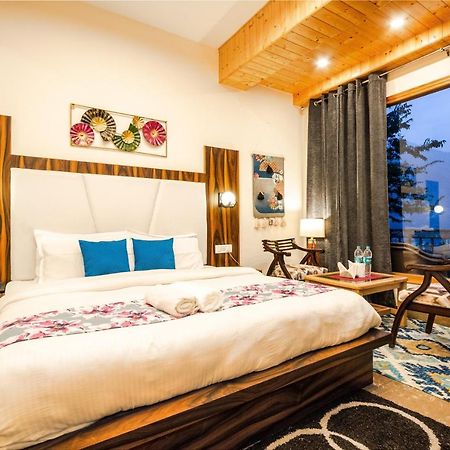 Hotel Eden Oaks Manāli Zewnętrze zdjęcie