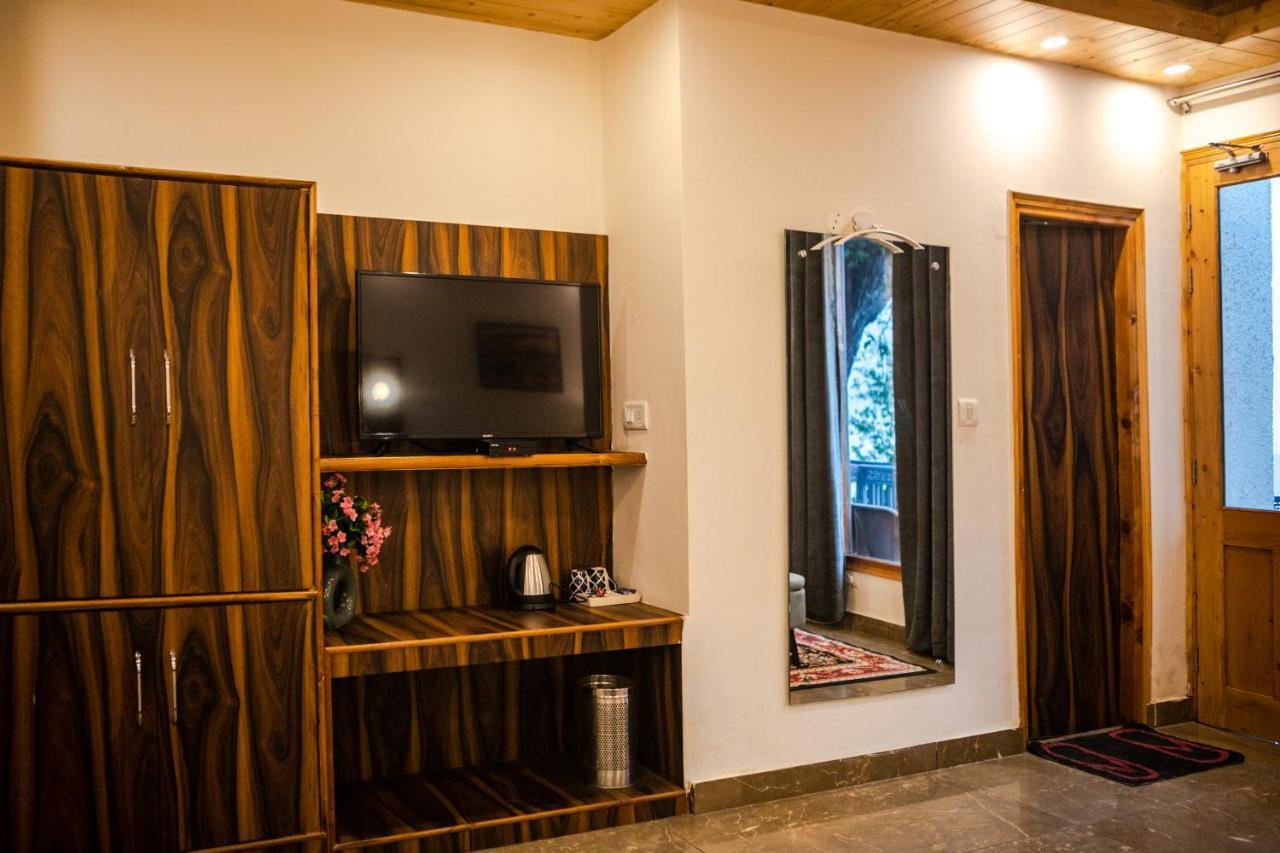 Hotel Eden Oaks Manāli Zewnętrze zdjęcie